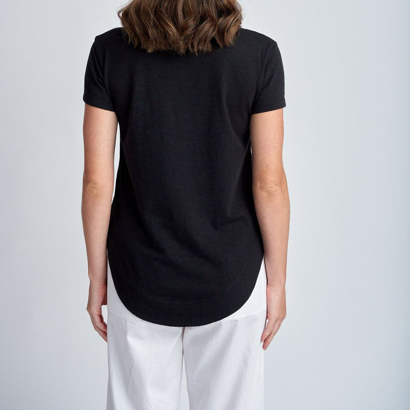 Short Sleeve Shaped Hem Tee / Black