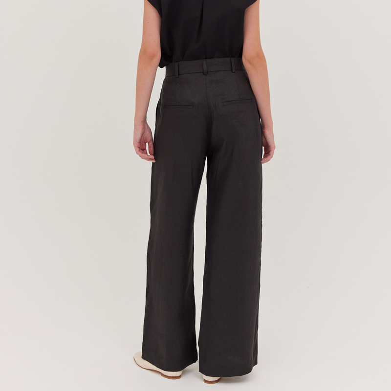 The Flat Front Tailored Pant / Black