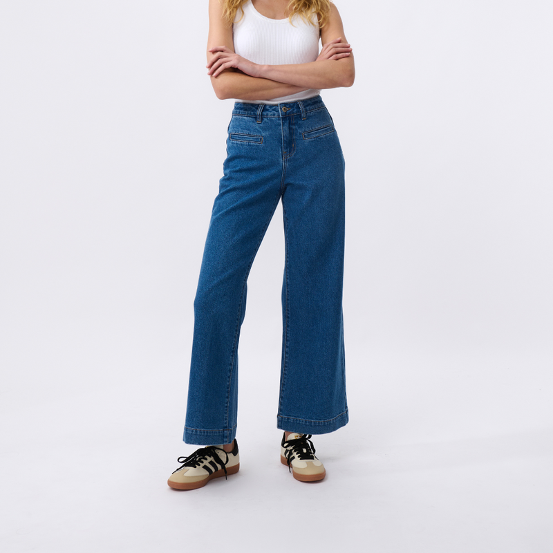 Freya Jean / 90's Blue