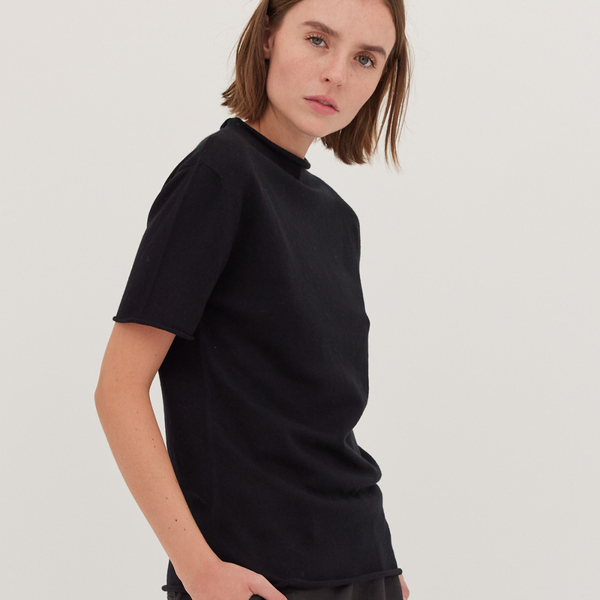 The Funnel Neck Tee / Black