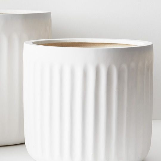 Pleat Pot Round Medium / White
